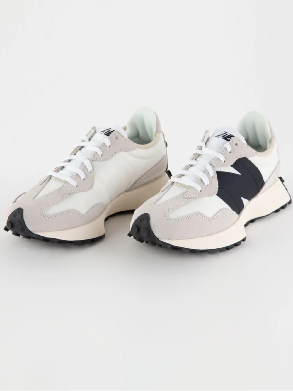 New Balances 327 - size 8.5